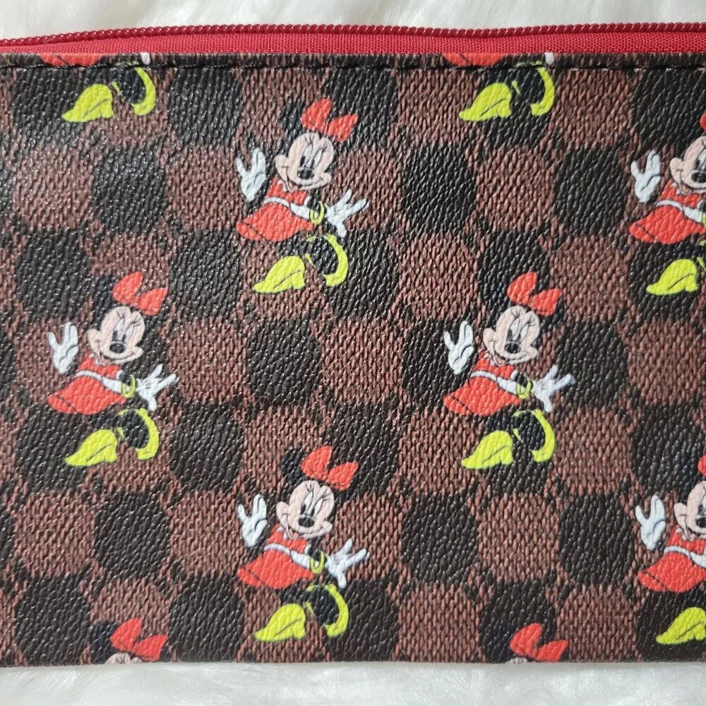 Minnie Mouse Design Wristlet